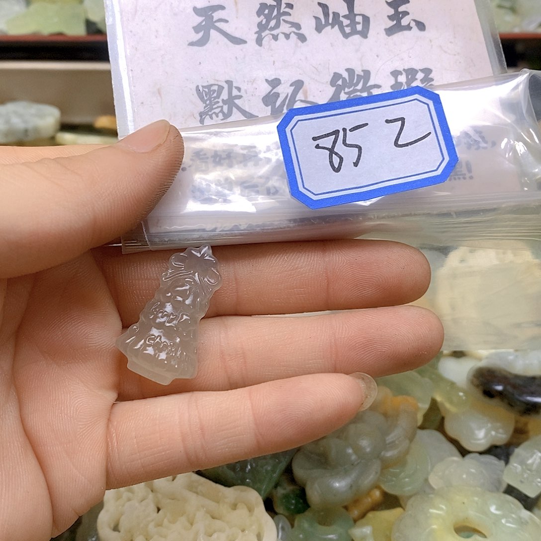 蛇纹石玉未镶嵌颈饰852