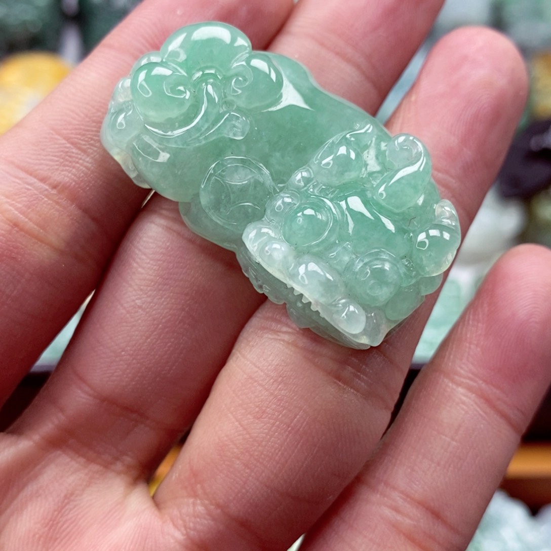 翡翠颈饰未镶嵌翡翠