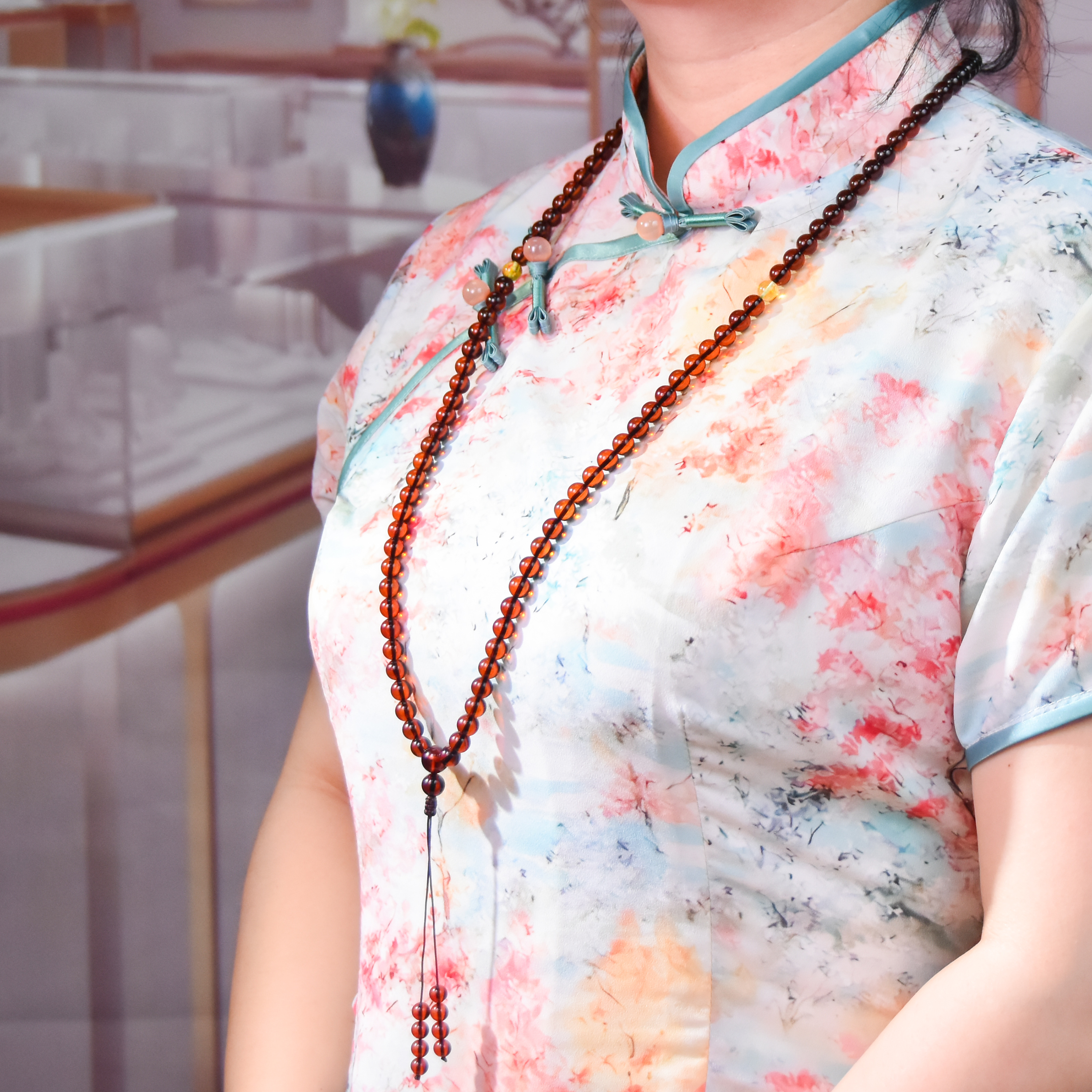 卫民珠宝-8+血珀108缅甸天然琥珀多圈长链毛衣链百搭轻奢复古珠珠