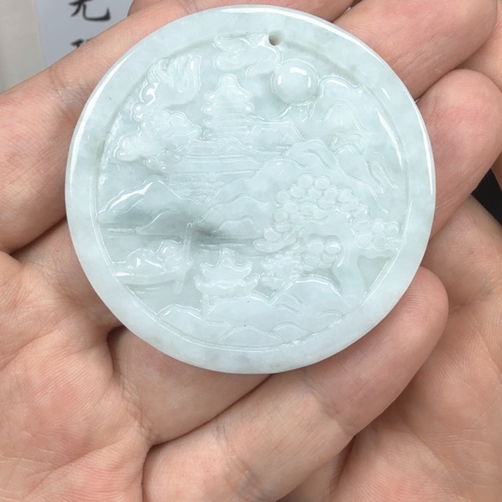 翡翠挂件未镶嵌翡翠