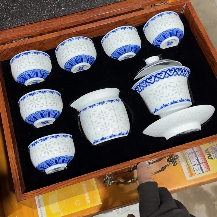 摆件彭*云景德镇陶瓷艺术品