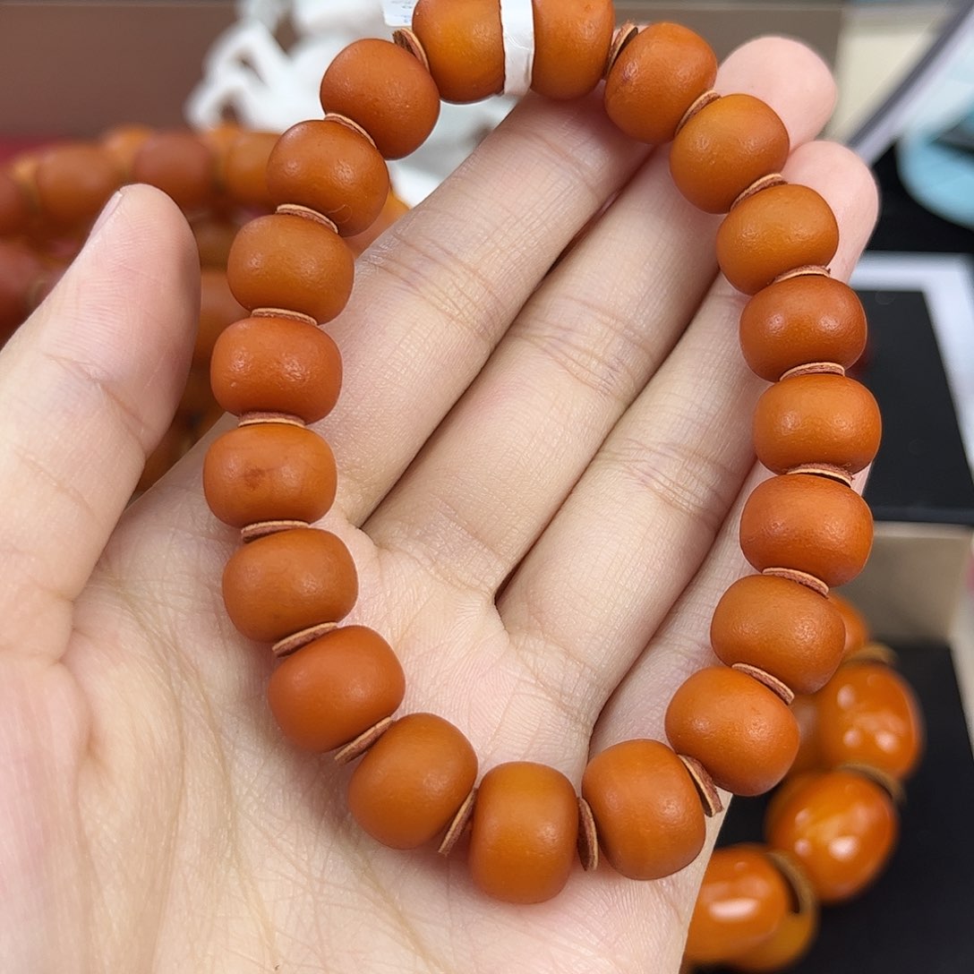 琥珀颈饰未镶嵌蜜蜡