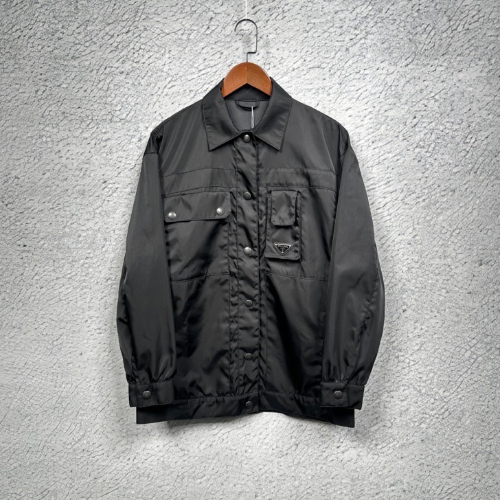 99新 Prada/普拉达  再生尼龙华达呢多口袋战术翻领夹克外套 38