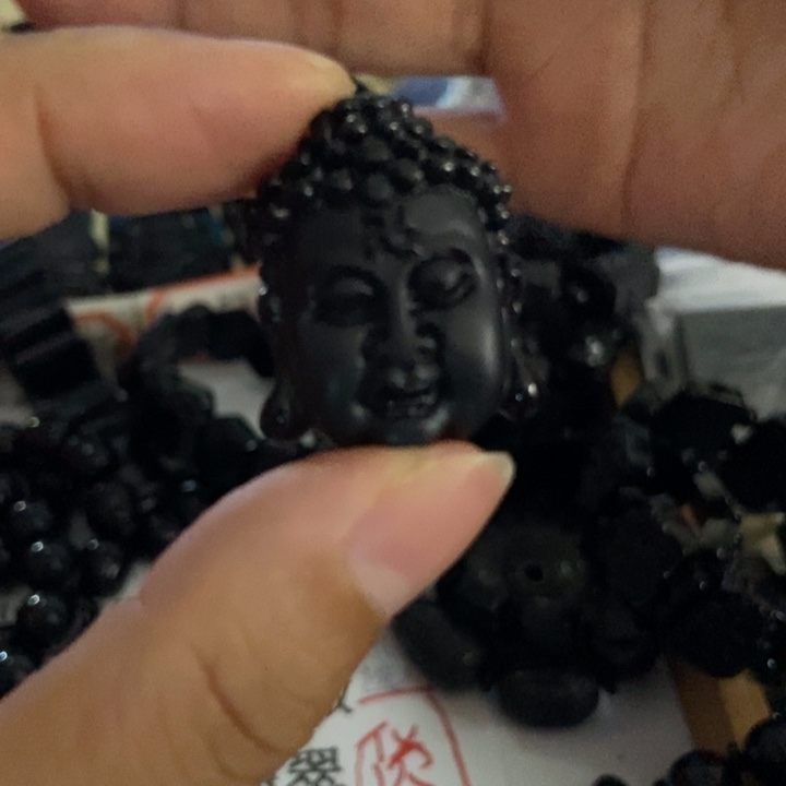 翡翠未镶嵌颈饰墨翠佛头