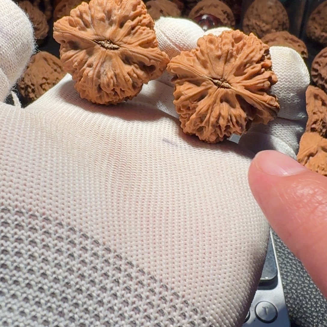 c***c吊坠文玩核桃有修有黄有色差