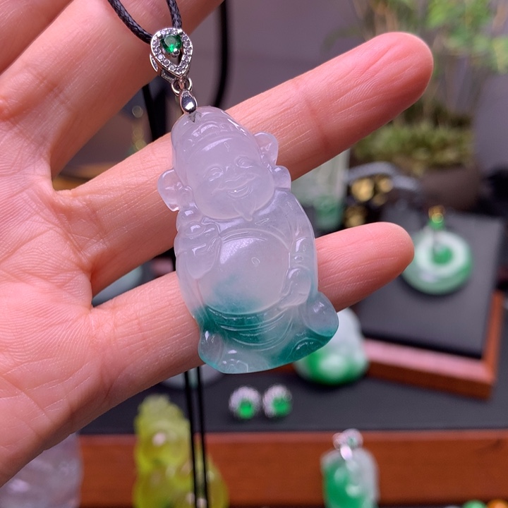 翡翠未镶嵌吊坠(赠链)