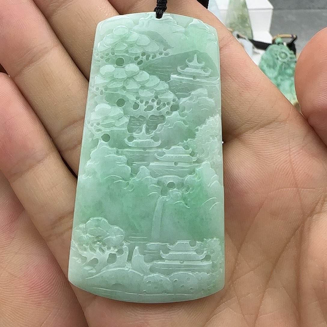 翡翠未镶嵌颈饰?****?翡翠