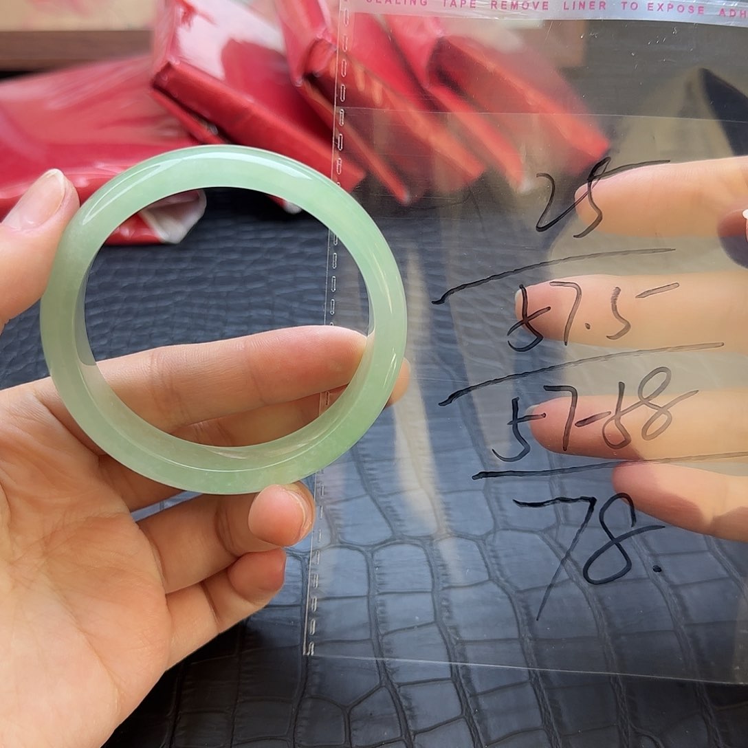 未镶嵌手镯翡翠25