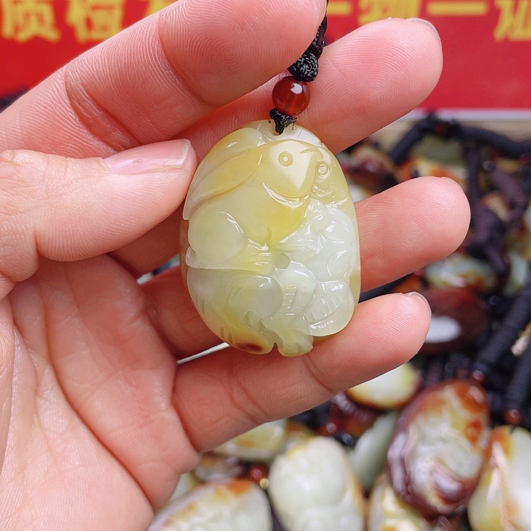 和田玉颈饰未镶嵌
