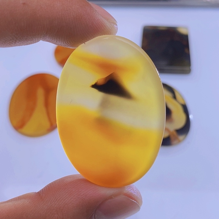 玛瑙/玉髓颈饰未镶嵌