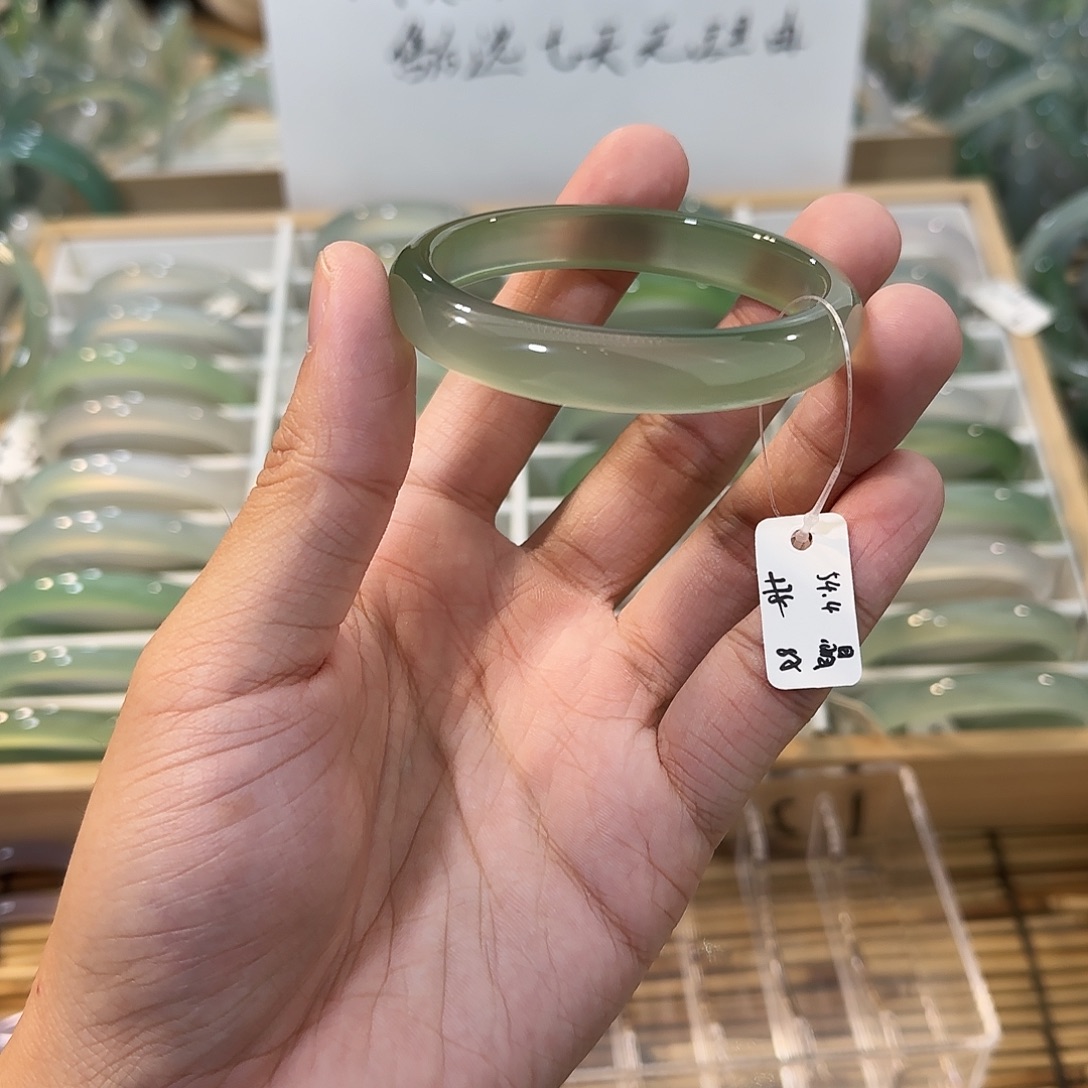 玛瑙/玉髓未镶嵌手镯圈口54.4