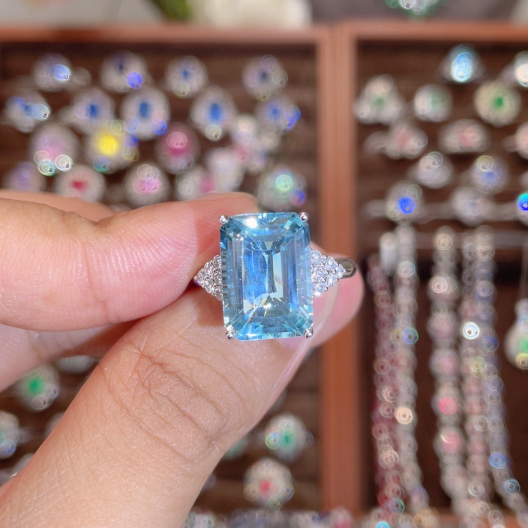 海蓝宝石戒指18K金镶嵌6.51ct 圣玛利亚