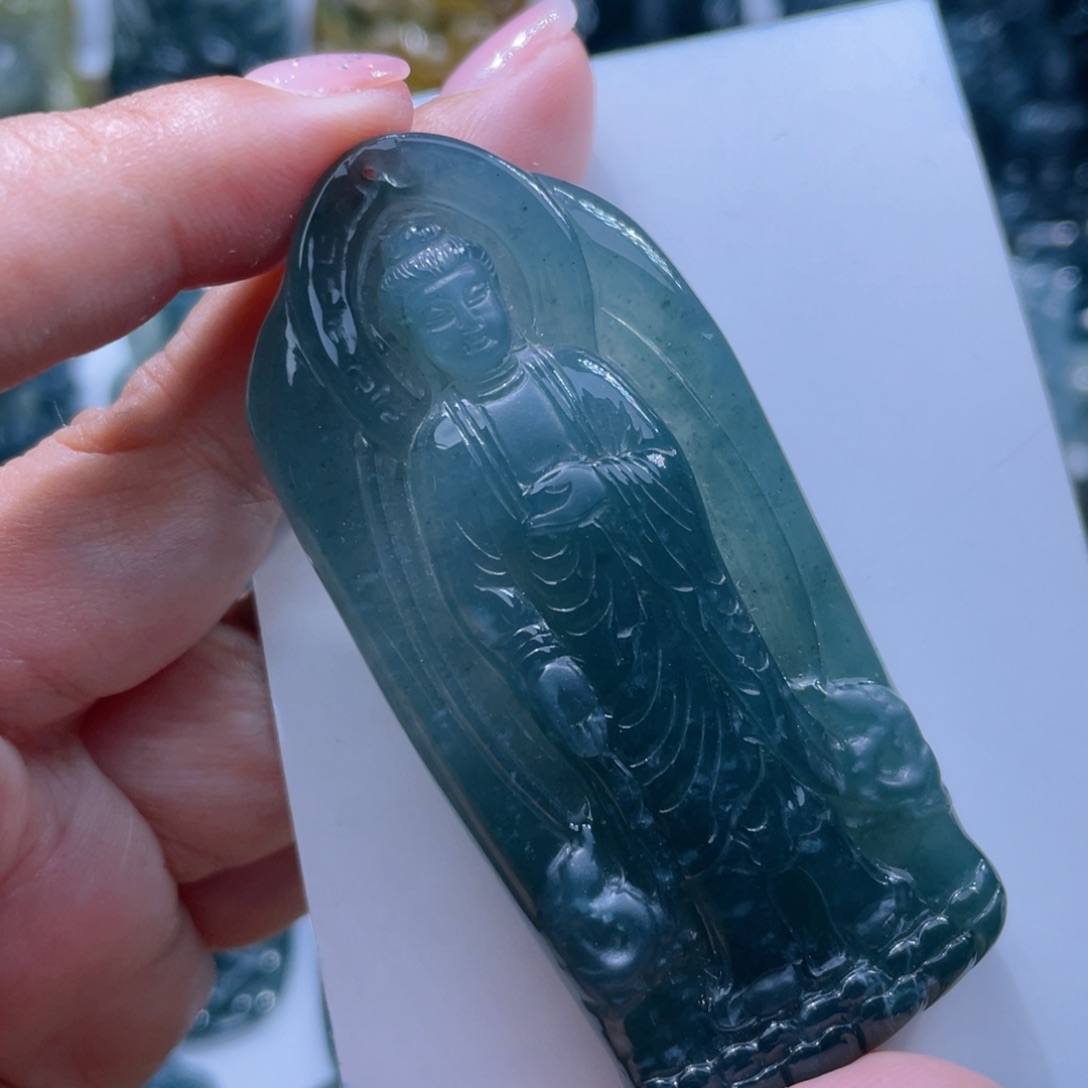 翡翠颈饰未镶嵌二*