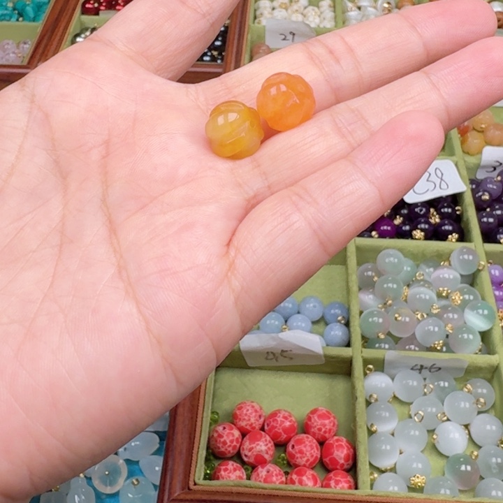 非遗传承手工圆珠扣