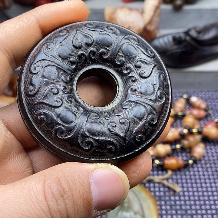 未镶嵌蛇纹石玉颈饰幸***泉