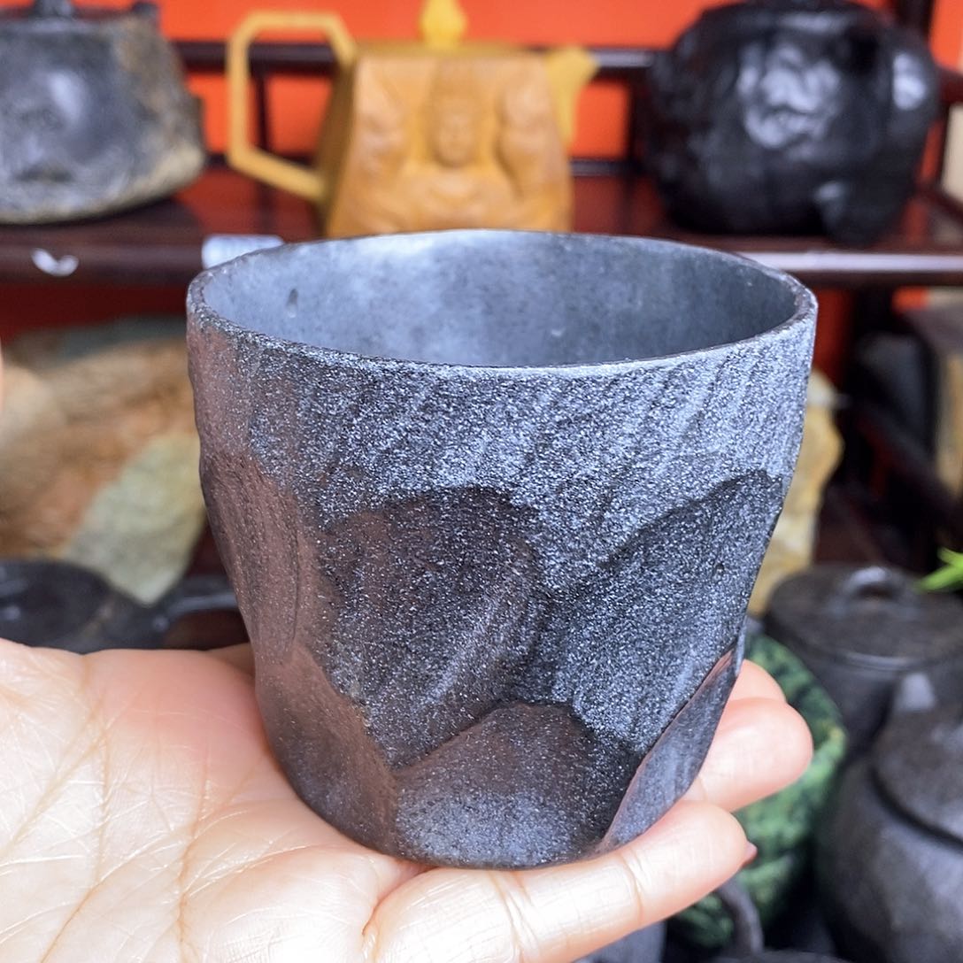 紫砂茶壶冰碛岩手凿杯容量150毫升左右