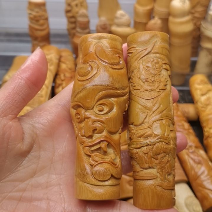 开***健竹红皮料子浮雕钟馗一念