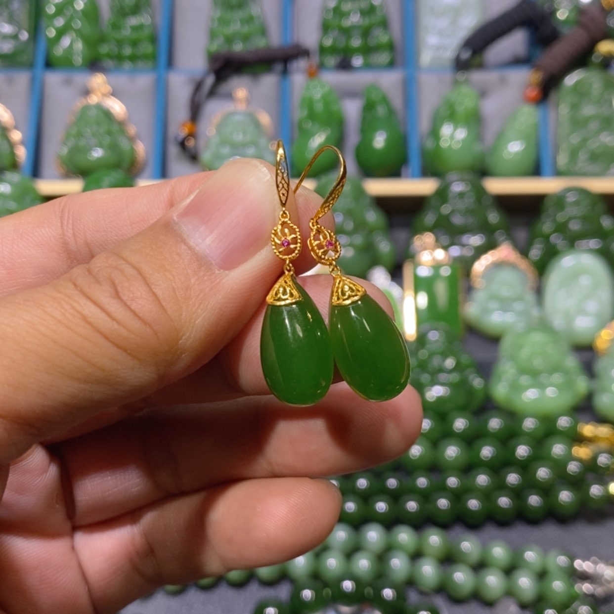 【闪购商品】和田玉吊坠(不含链)18K金镶嵌菠菜绿水滴耳钩