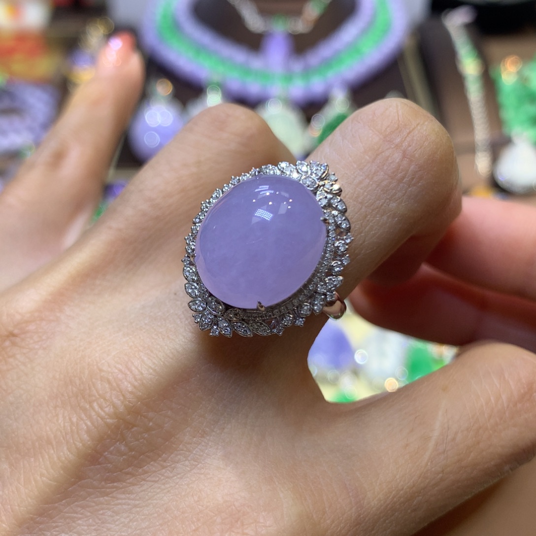 星****翡翠18K金镶嵌颈饰