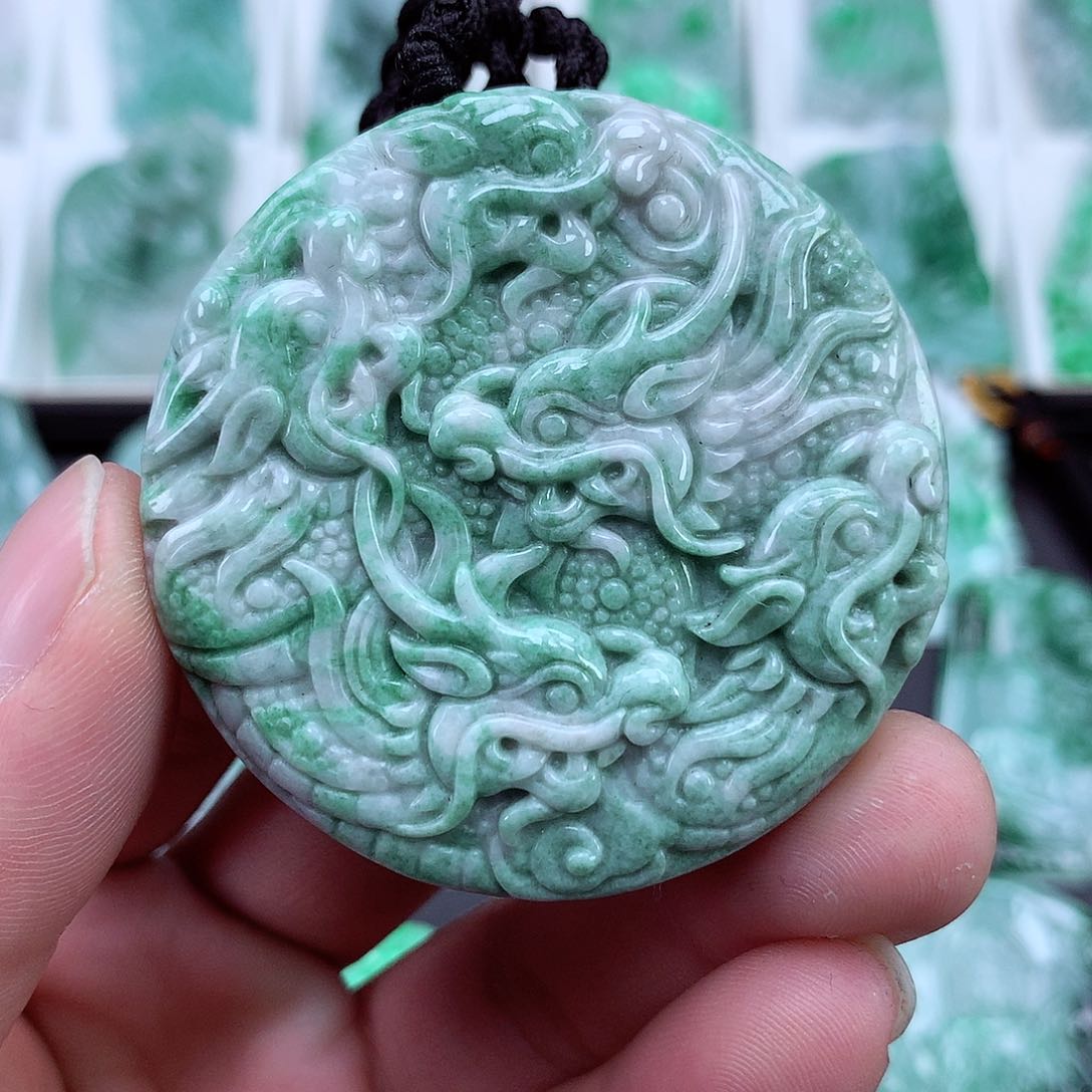 翡翠颈饰未镶嵌翡翠吊坠