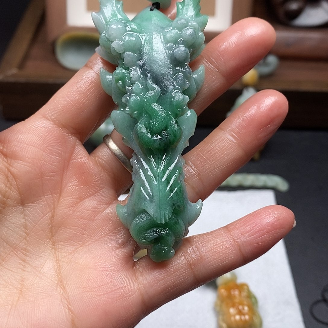 二***小定制翡翠未镶嵌毛货抛光