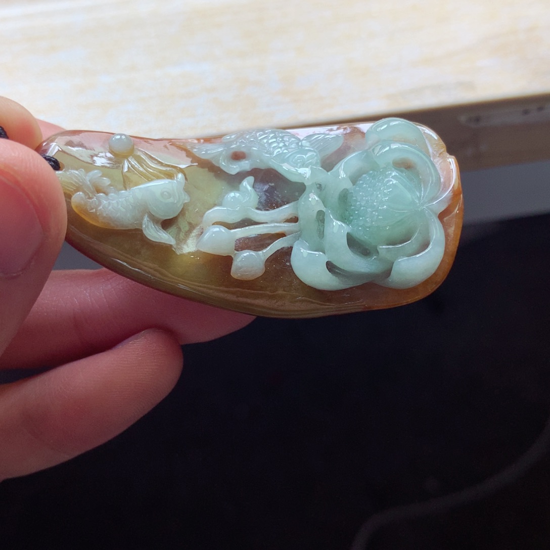 翡翠颈饰未镶嵌吊坠