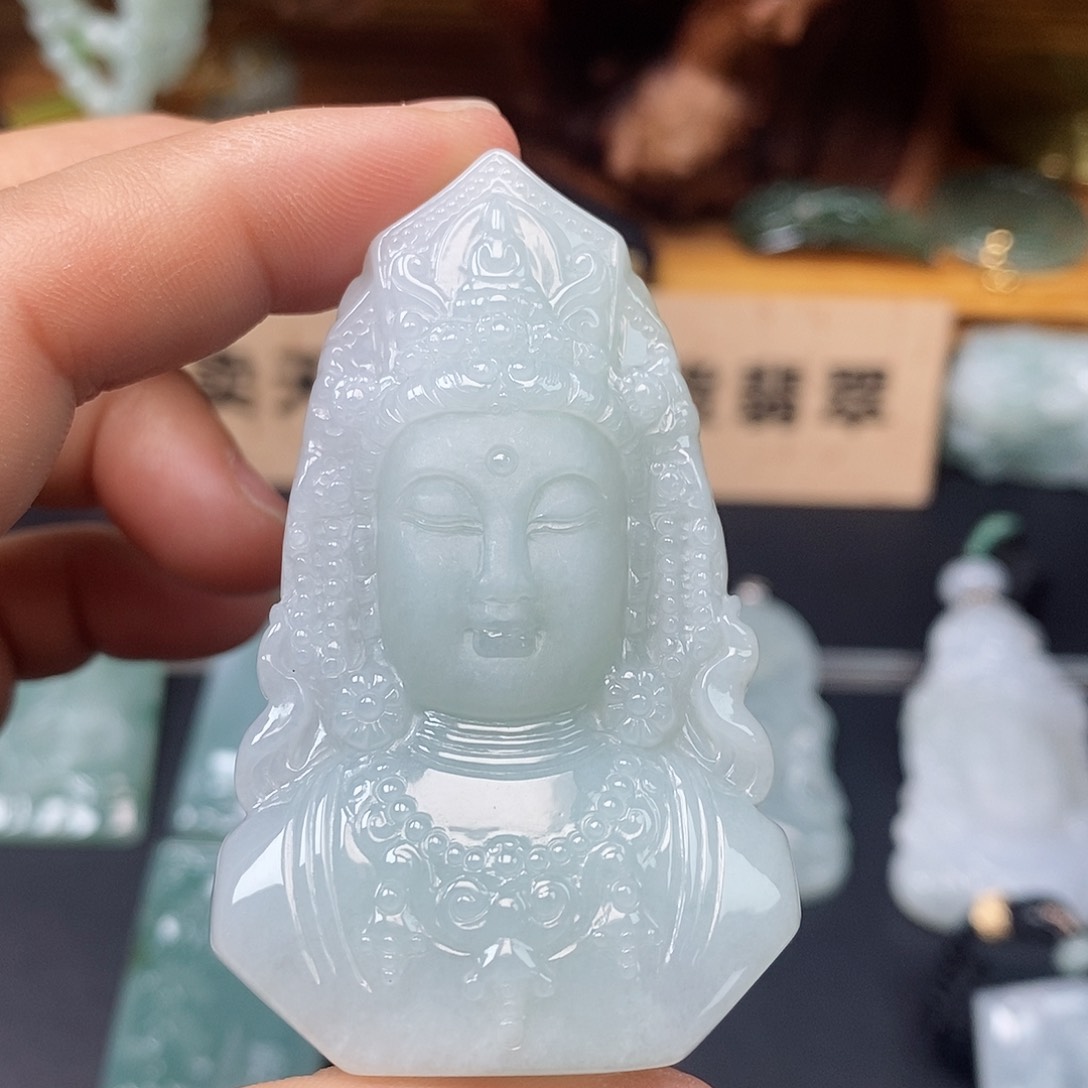 翡翠颈饰未镶嵌翡翠