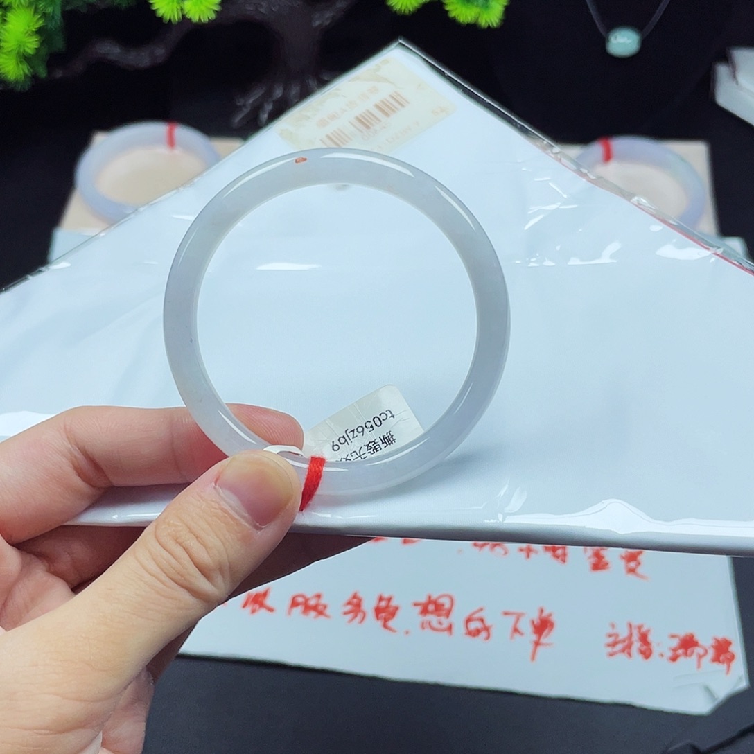 未镶嵌手镯翡翠天然翡翠手镯