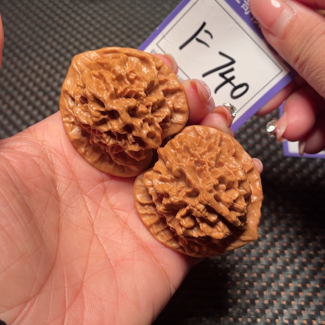 文玩核桃把件740号帝王44