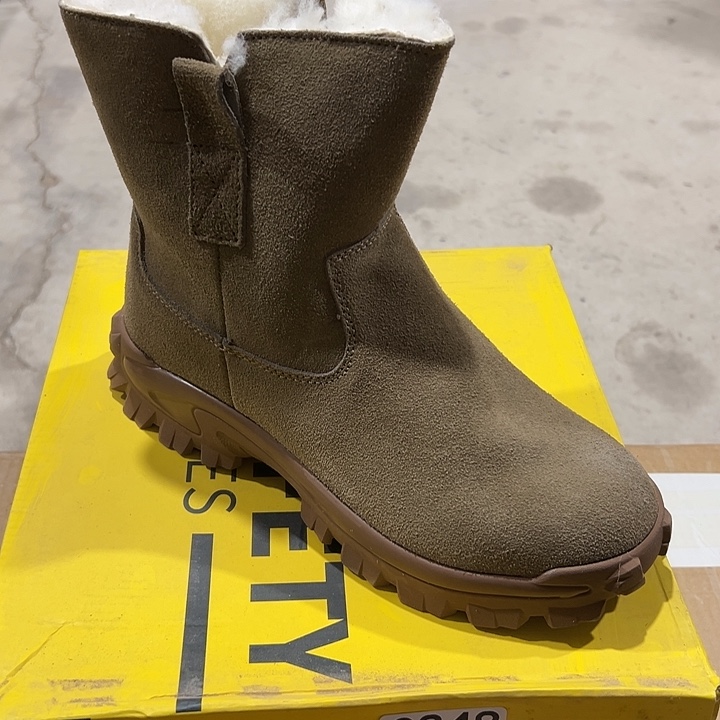大*羊毛41码防砸防刺劳保鞋。