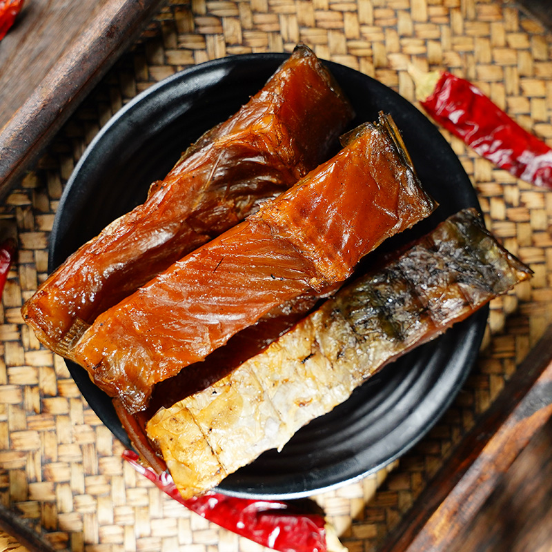 【腊鱼块】直播现称湖南传统农家柴火米糠烟熏腊鱼手工制作