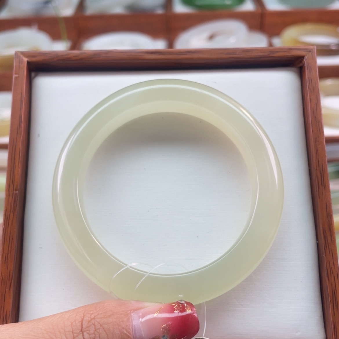 【闪购商品】和田玉手镯未镶嵌52