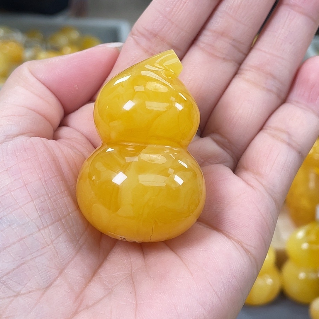 琥珀未镶嵌裸石h65