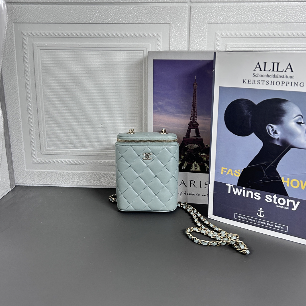 95新 Chanel/香奈儿 95新Baby蓝金扣菱格纹手机斜挎包