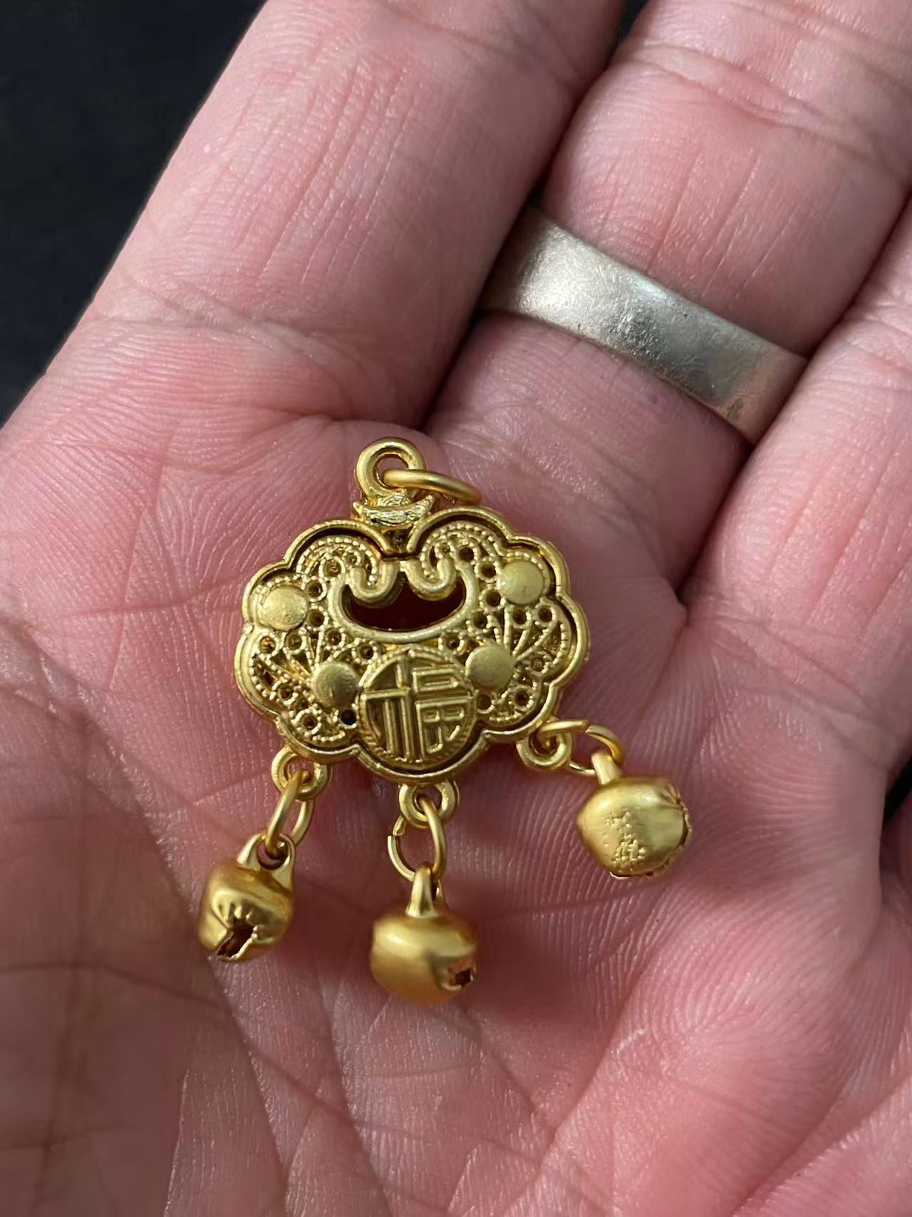 GY72 保色金锁坠子平安如意
