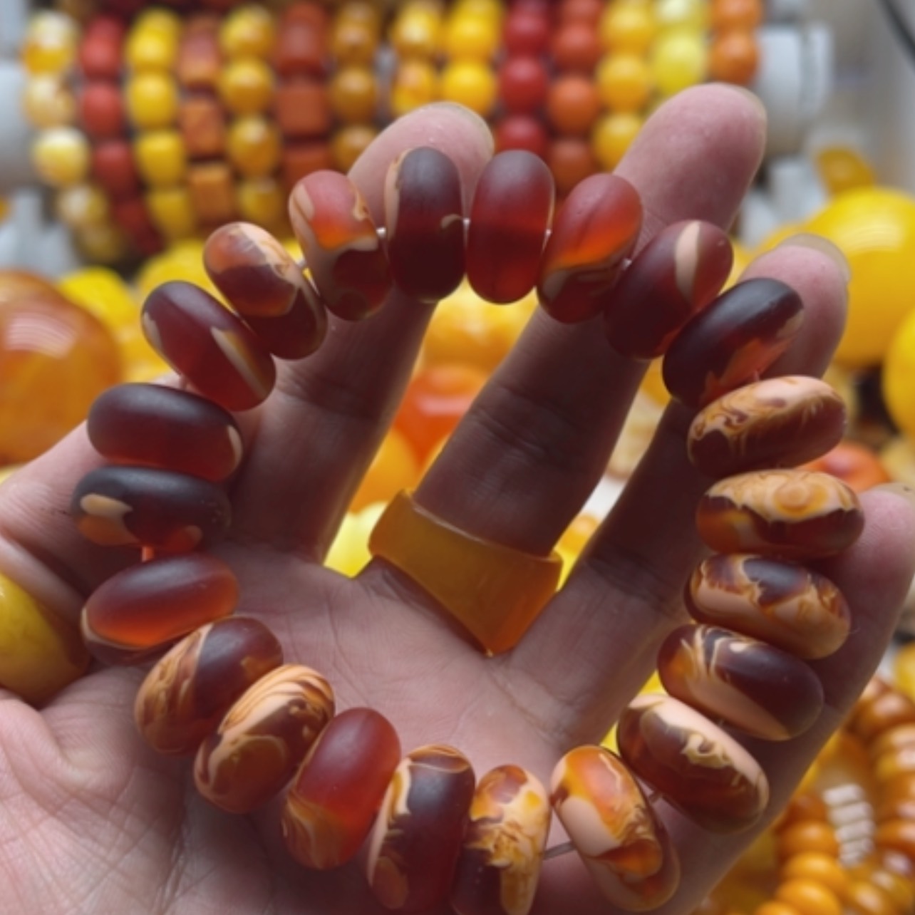 【闪购商品】树脂制品卡****黄蜜蜡虎皮手串卡18