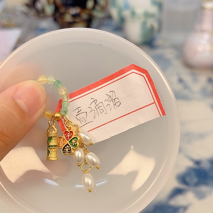 瓷片The first thing