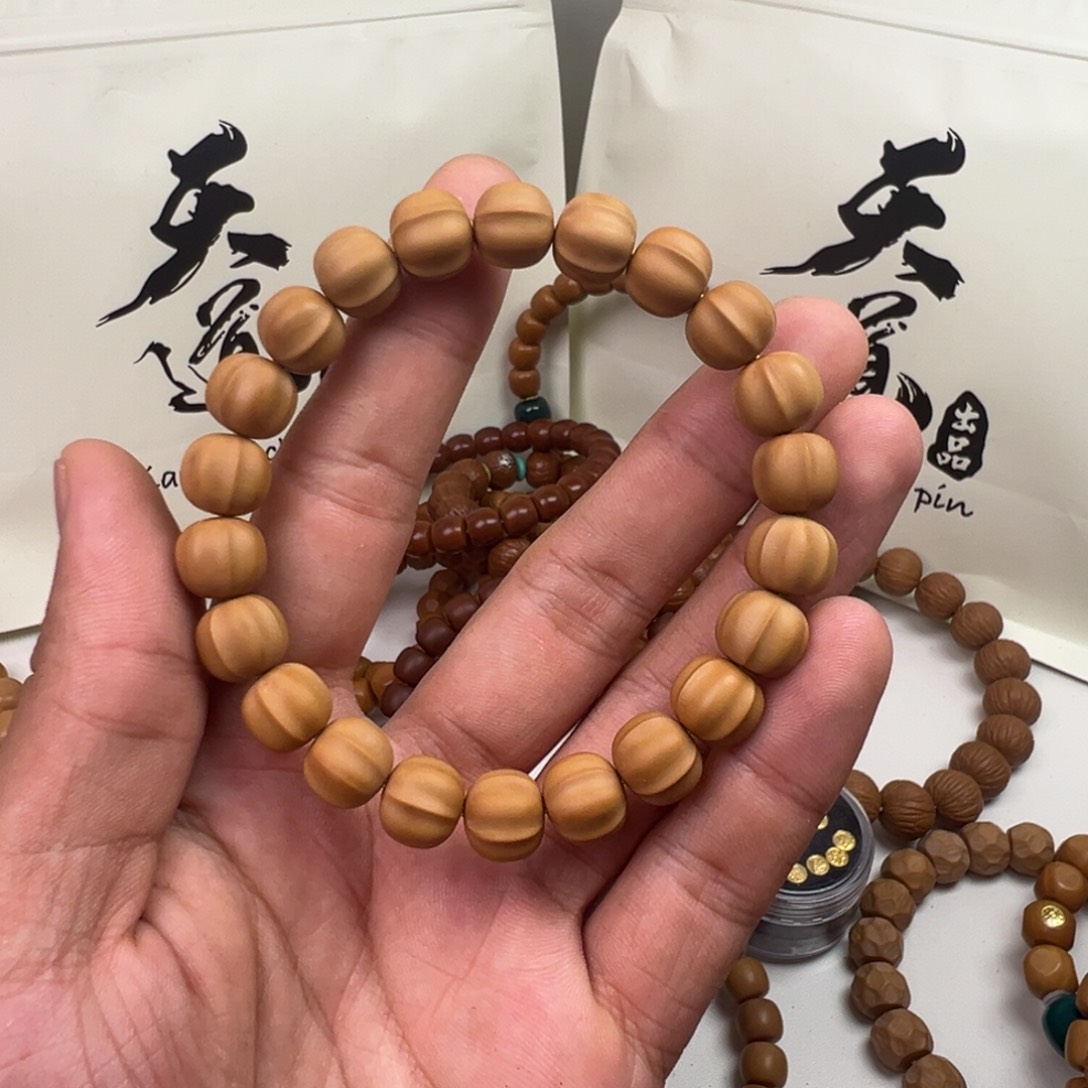 吊坠猴头核桃微微瑕鲨鱼