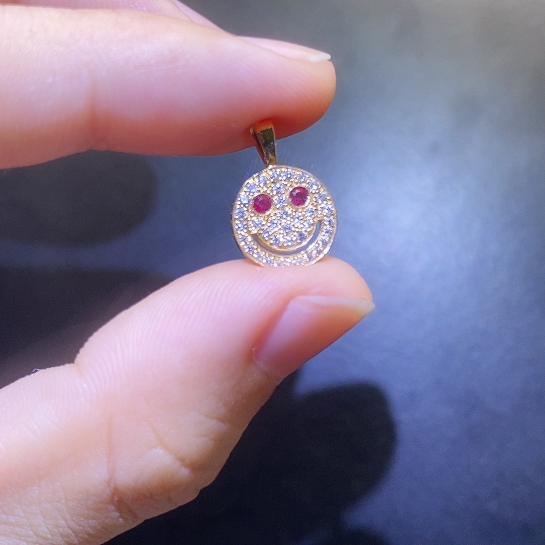 钻石吊坠(不含链)18K金镶嵌红宝石笑脸k黄