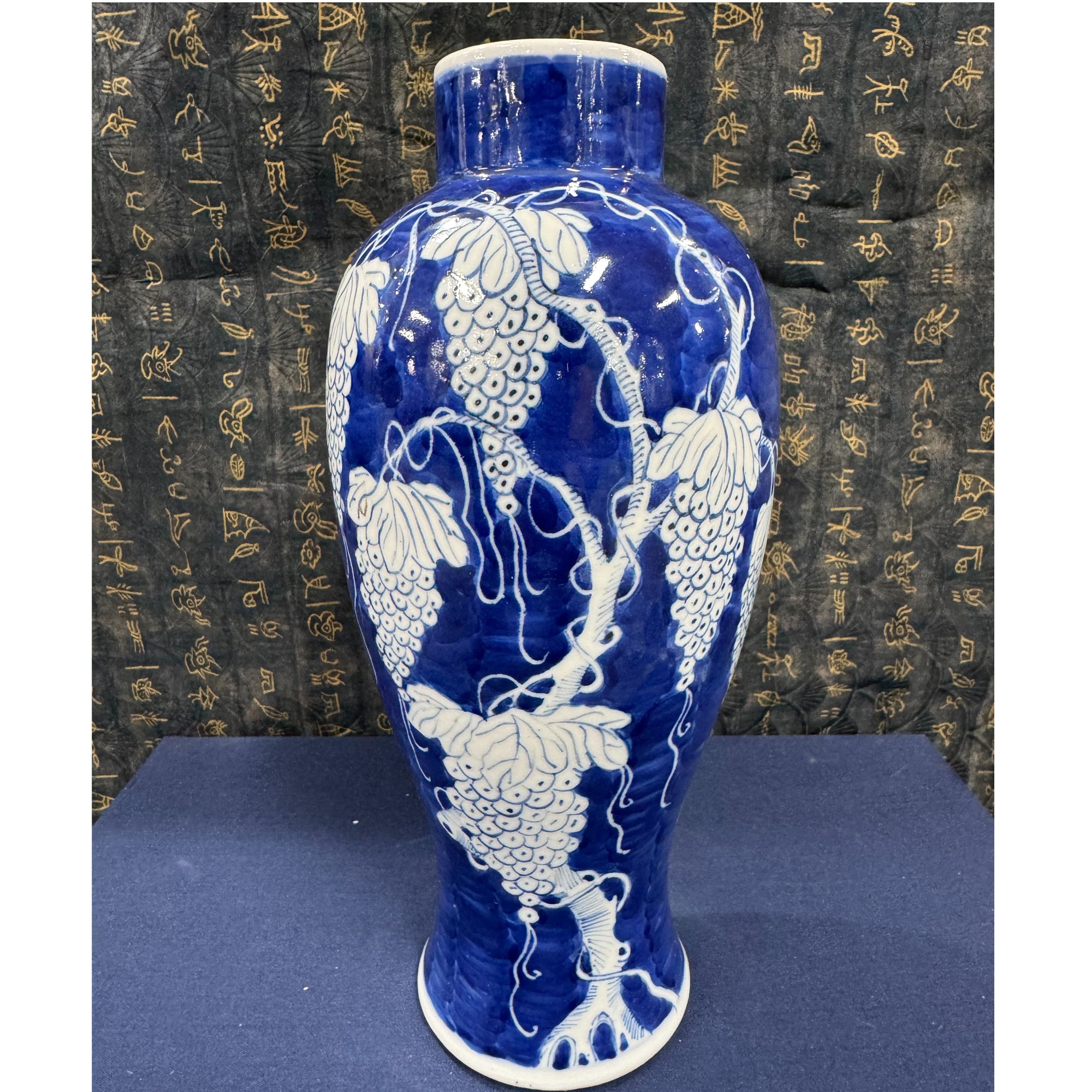 青花葡萄鱼尾瓶6060001高度26口径5.2