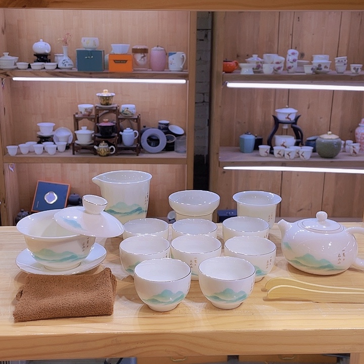 一览众山小羊脂玉套装