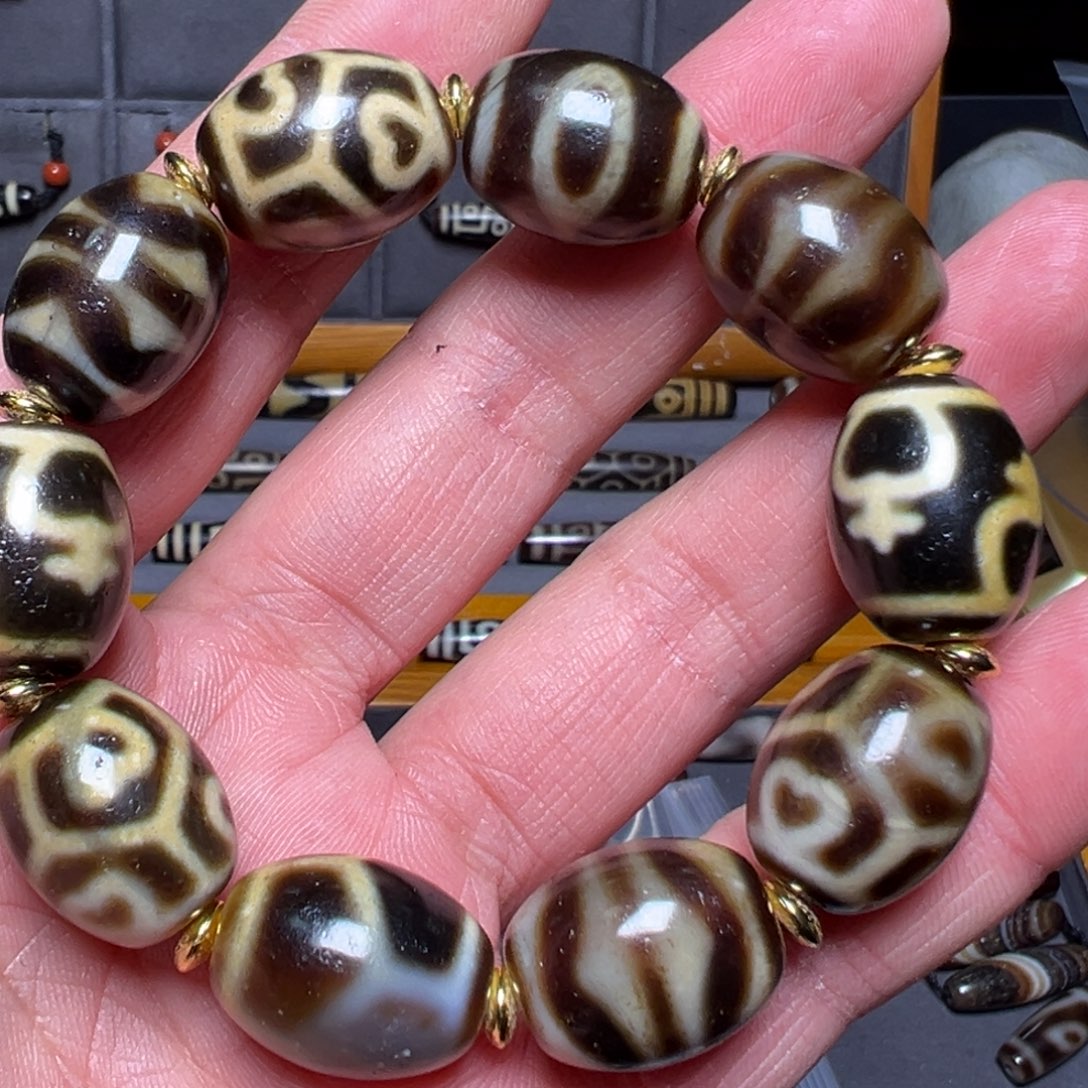 玛瑙/玉髓未镶嵌颈饰绅**痞