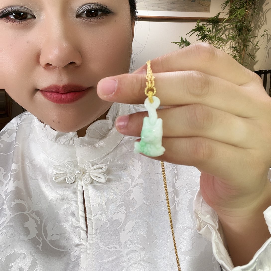 翡翠未镶嵌吊坠(赠链)