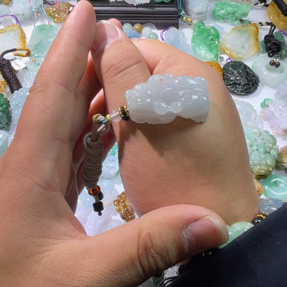 翡翠颈饰未镶嵌天然