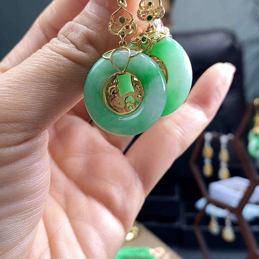 翡翠耳饰18K金镶嵌西**郎翡翠