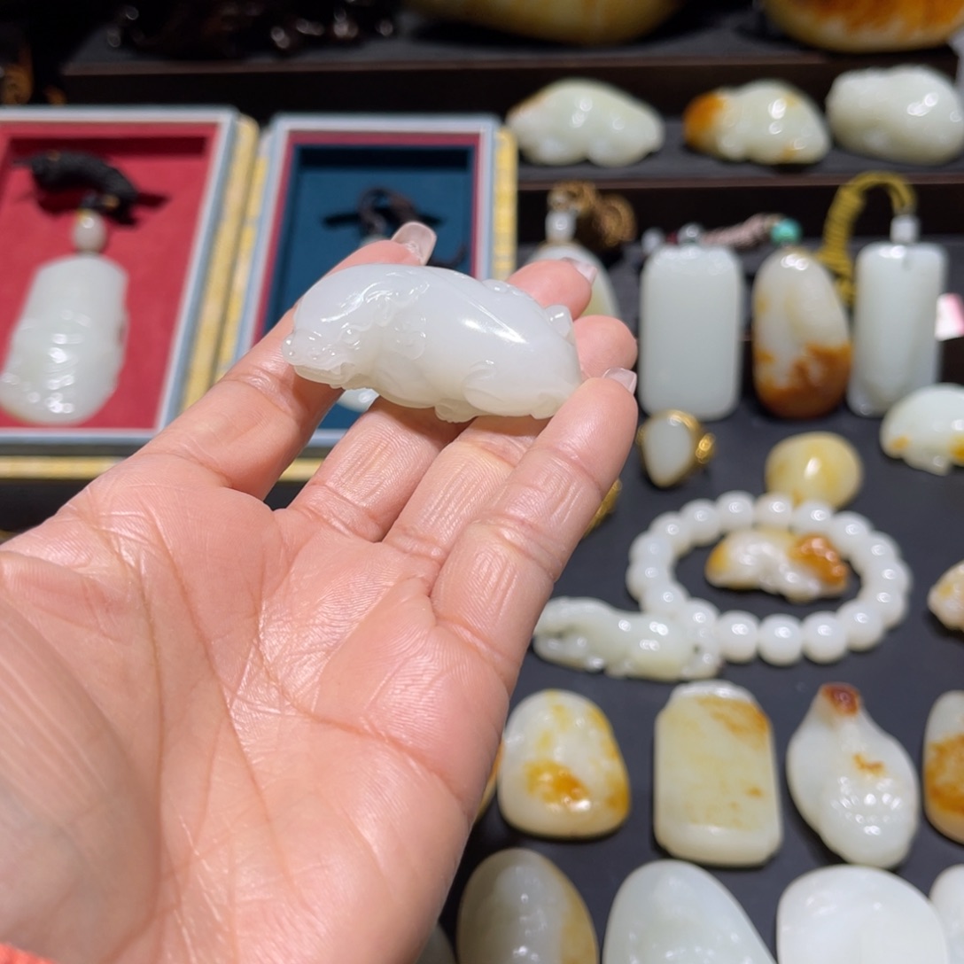 和田玉未镶嵌吊坠(不含链)