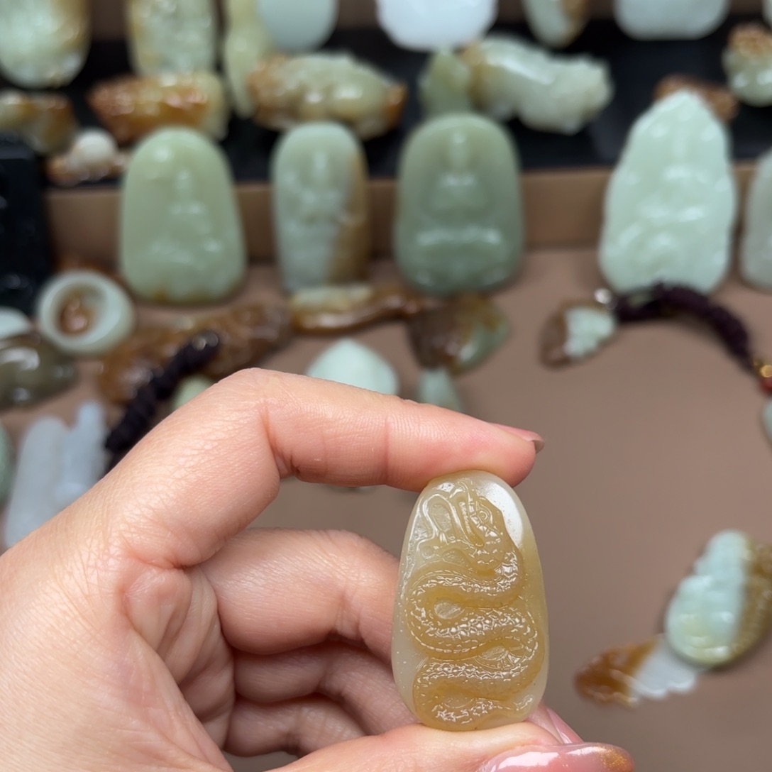 和田玉颈饰未镶嵌