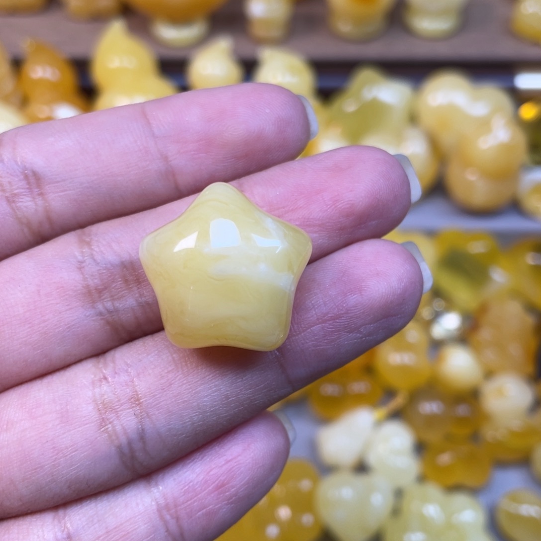 琥珀未镶嵌珠宝奇石