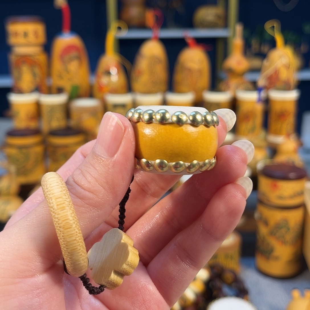 大叶紫檀（黑酸枝木类）