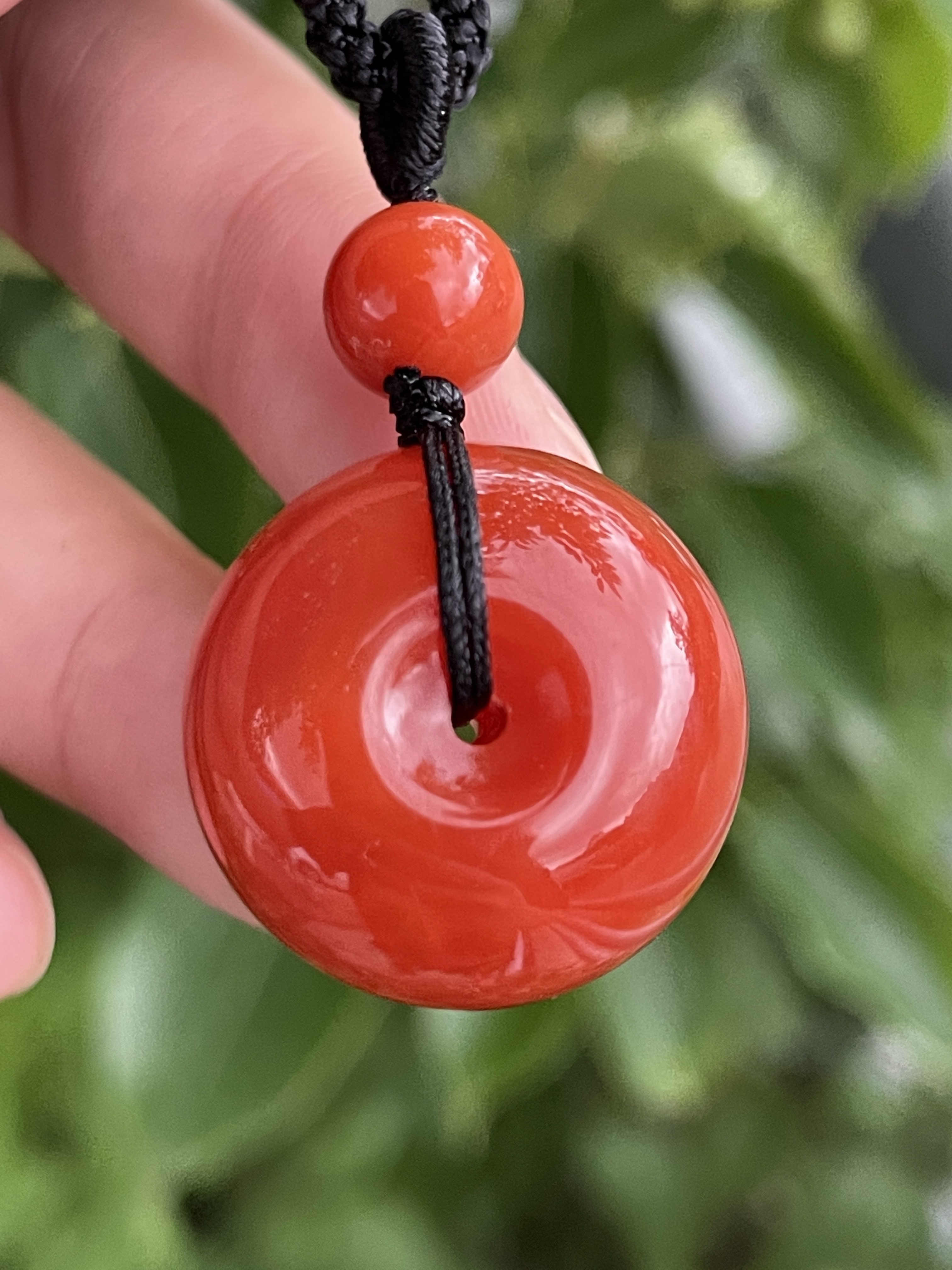 精品南红平安扣吊坠，颜色红润，柿子红，尺寸23x17mm